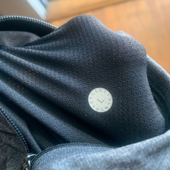 Men’s Lululemon Surge Shorts - Picture 4 of 4